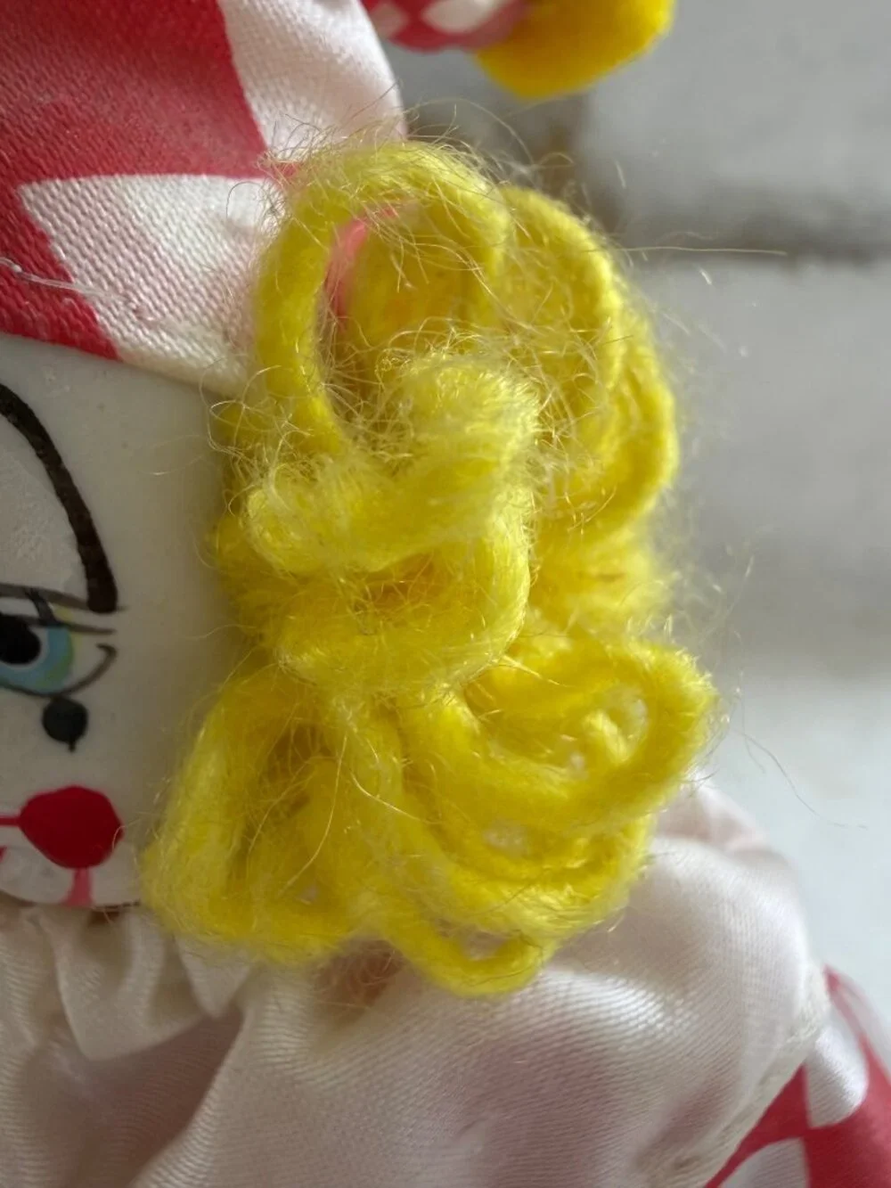 Vintage Red & White Harlequin Checkeredboard Clown Doll Yarn Hair Figurine - Picture 7 of 14
